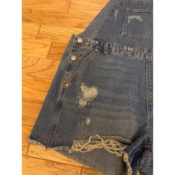 NWT Wild Fable women's Distressed Denim Overall Shorts Adjustable Straps sz XXL - Picture 3 of 10